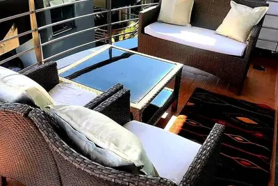 Image de Upscale apartment where Luxury Meets Convenience. .