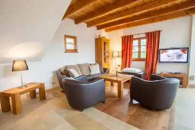 Image de Big holiday home „Haus am Katzenbach“ at the foot of the mount Wank in Garmisch-