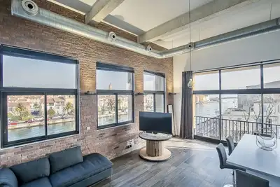 Image de Loft panoramique 120m2 sur la Venise Provençale …