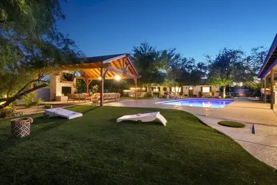 Image de Luxe Desert Compound | Private Heated Pool