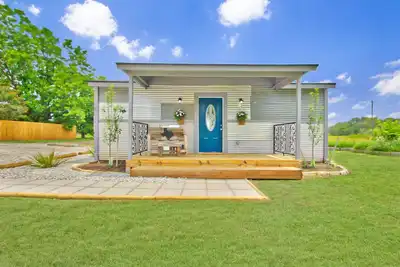 Image de Blue Jay Getaway - Walking Distance to Downtown Blanco!