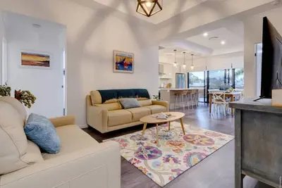 Image de Ideal base 4 Whale Watching. Private deck/Bbq/Ac.