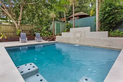 Image de 3-Bed Home Near the Beach with Private Pool & Bbq