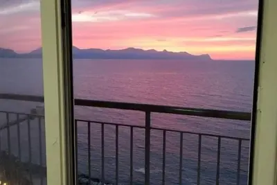 Image de Window to the Sea by Alexander 2p