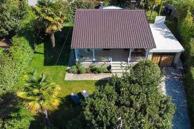 Image de Maison de vacances Malinska pour 1 - 4 personnes avec 2 chambres à coucher - Maison de vacances