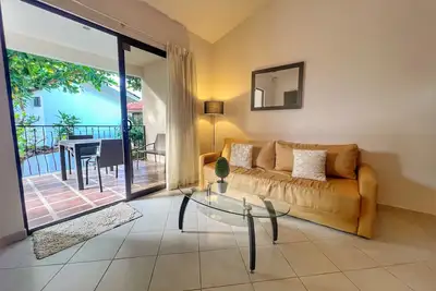 Image de Fun in the Sun - 5-Minute Walk to the Beach!