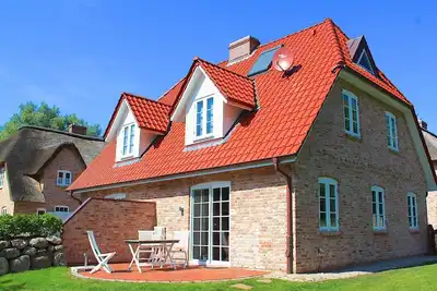 Image de Inviting Dhh \"Huus Twee\" in St. Peter-Dorf for 5 persons