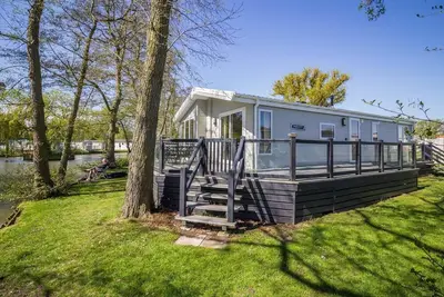 Image de Stunning lodge boasting lake views at Weely Bridge Holiday Park ref 69005l