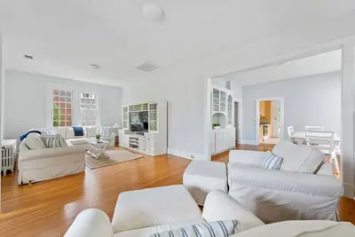 Image de Masonic View House- Alexandria City, near Metro & Old Town, Spacious 5 bedroom