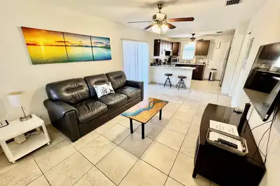 Image de Victoria's Den-Close to airport, Cruiseport, Whole Foods