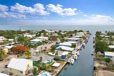 Image de Yellowtail Escape! 3/2 single family w. 60ft dock