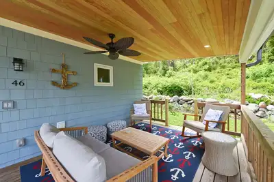 Image de Adorable Cozy Cottage Near Narragansett Beach & Narrow River - Perfect Getaway!