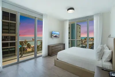 Image de Watch the Sunrise At Your Wraparound Balcony-Cs17
