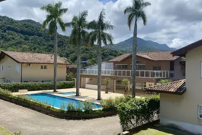 Linda Casa em Condomínio na Praia de Boiçucanga