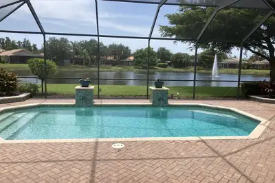 Image de Private Pool overlooking lake, 4 bedroom home in paradise Swfl gated community