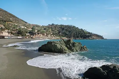 Image de Maison de vacances \"San Giorgio\" avec vue sur la mer et terrasse.