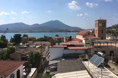 Image de 2 bedrooms penthouse, with a balcony with bay view.
