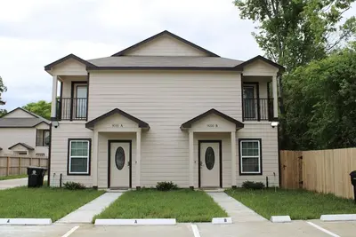 Image de Beautiful 2 Bedroom 2. 5 Bath Townhome