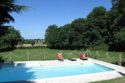 Image de West wing of 17th century manoir in the heart of La France Profonde