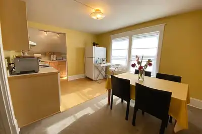 Image de Charming Craftsman house with 2nd floor apt. in the Alberta Arts district.