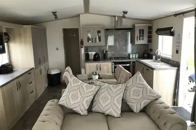 Image de Luxury lodge style caravan with an amazing Hot Tub, decking and central heating