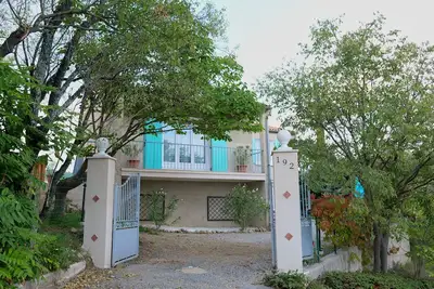 Image de Charmante Villa Lamoureuse avec piscine privée et jolies vues