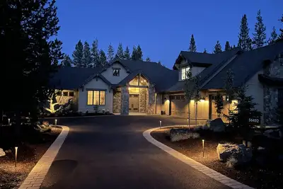 Image de Four Seasons Luxury 5 Br Lodge w/ Hot Tub, Infinity pool and more