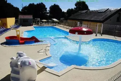 Image de Mobil-home Confort 26m² (2 chambres) + Tv + Terrasse + Bbq 4 personnes