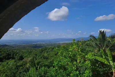 Image de Amazing hilltop views from a beautifully appointed house