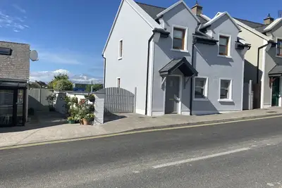 Beautiful, Central 3-Bed House in Co Clare