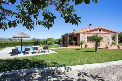 Image de Maison de campagne avec piscine et climatisation pour 4 personnes