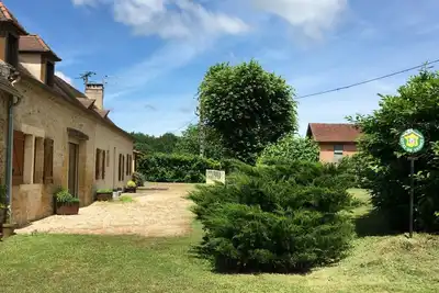 Image de Maison Périgourdine avec jardin clos et cheminée près de Lalinde