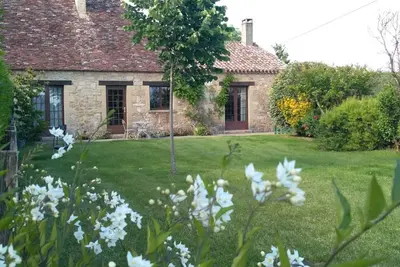 Image de Charmante Maison de Campagne avec Jardin Clôturé, Cheminée et Wi-Fi Proche de la Dordogne