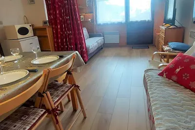 Image de \"Studio spacieux avec balcon, parking, proche commodités et ski-bus à Samoëns\"