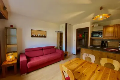 Image de Studio lumineux au centre de Samoëns, vue sur Le Criou