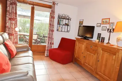 Image de Appartement T3 avec piscine, terrasse et parking à Samoëns, proche centre et ski-bus