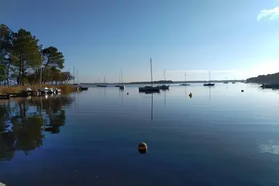 Image de La Villa de Longarisse Lacanau  située à 50m Lac de Lacanau et de ses plages!