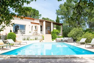 Villa Verveine - Stylish Languedoc villa with pool