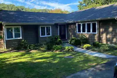 Image de Private Renovated Home Convenient to Sacred Heart & Fairfield Universities