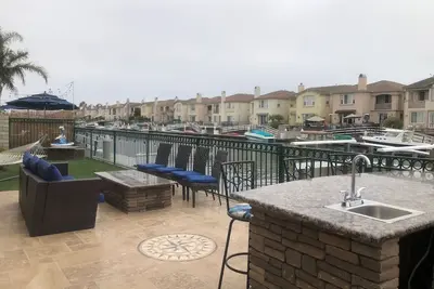 Image de Stunning entire house in Channel Islands Marina