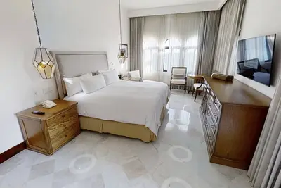 Image de Luxury One Bedroom Suite off Ocean Front with Private Terrace