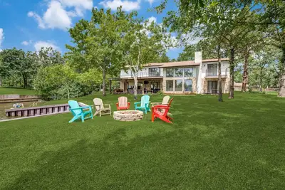 Image de Luxury Lakefront Oasis - Kayaks, Views & Games