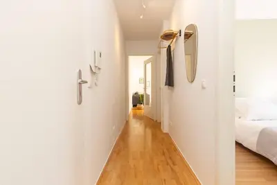 Image de [New] A Tropical Apartment on the Park in Mitte