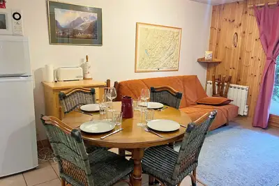 Image de Appartement T2 avec jardinet proche du centre, Wi-Fi, garage