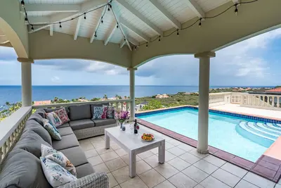 Image de Villa Azure Rose - Coral Estate