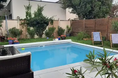 Image de Maison familiale 3 chambres Piscine à 15 mn du centre de Bordeaux  - proche Golf