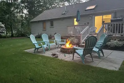 Image de Nearby beaches, downtown shops, restaurants & more!