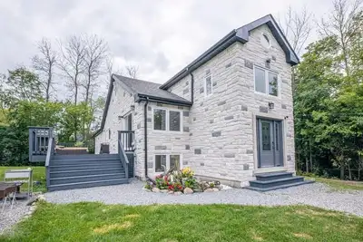 Image de Pearl by Lake Simcoe