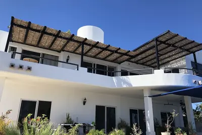 Image de Beautiful 3 bedroom 2 bath pool home with  pizza oven and fire pit
