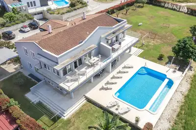 Image de Appartement confortable de 2 chambres à.